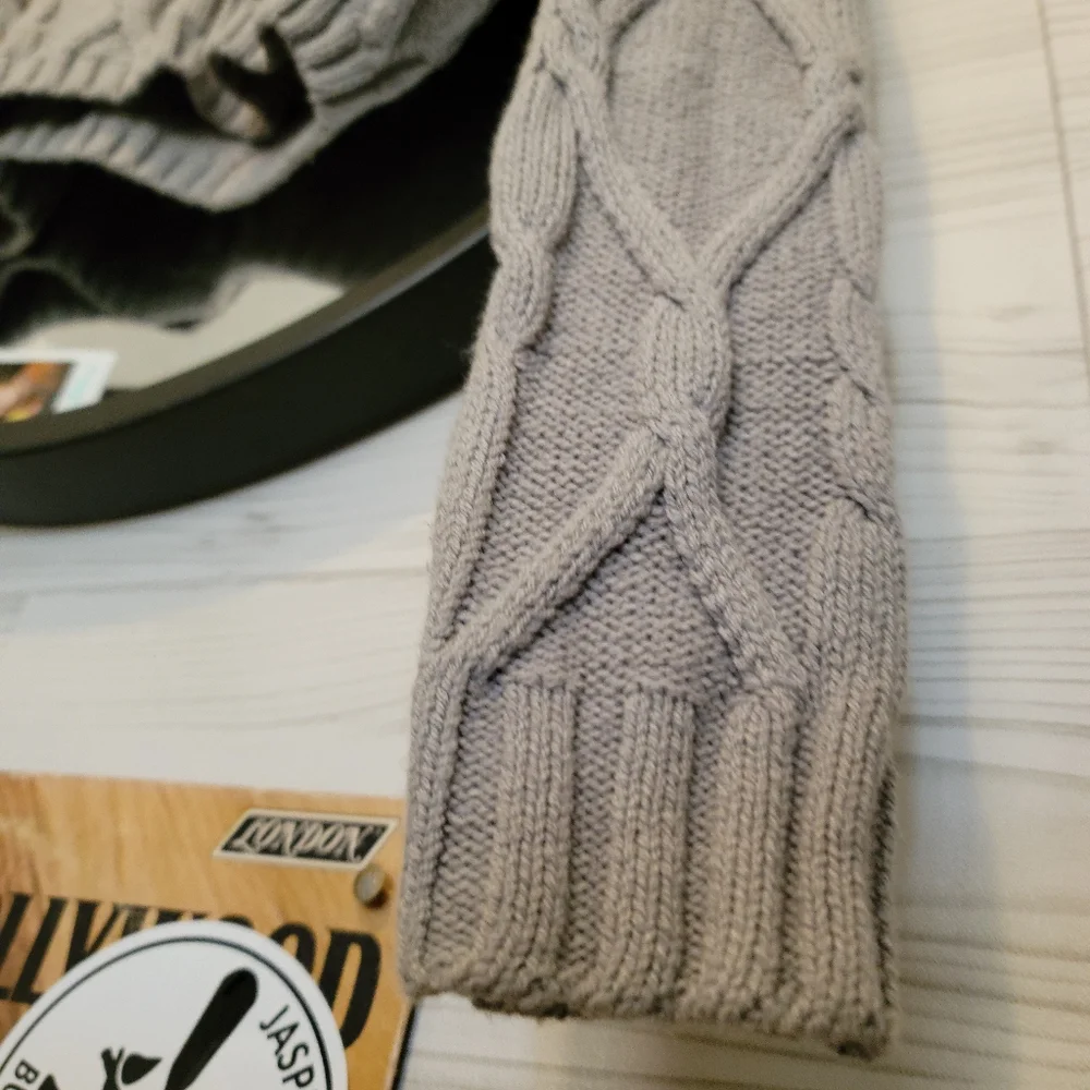 Cable knit turtleneck - Picture 4 of 4